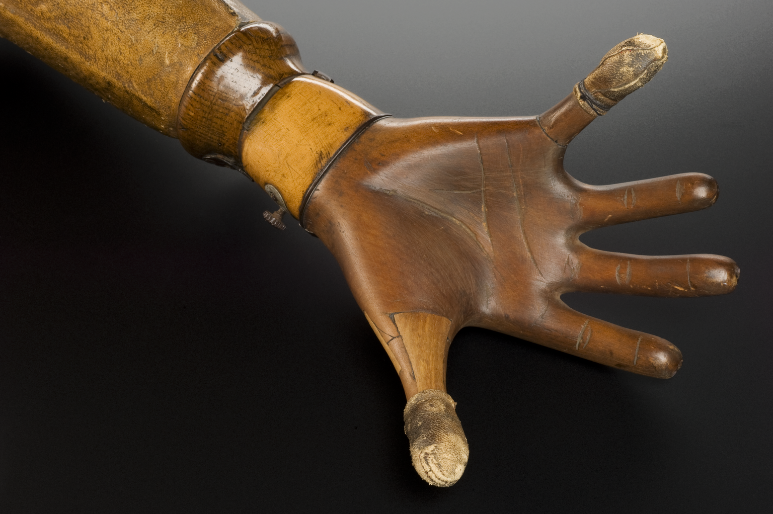 The octave-spanning hand (Science Museum)