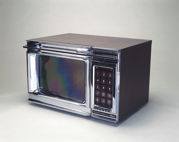 Amana Radarange Touchmatic microwave oven