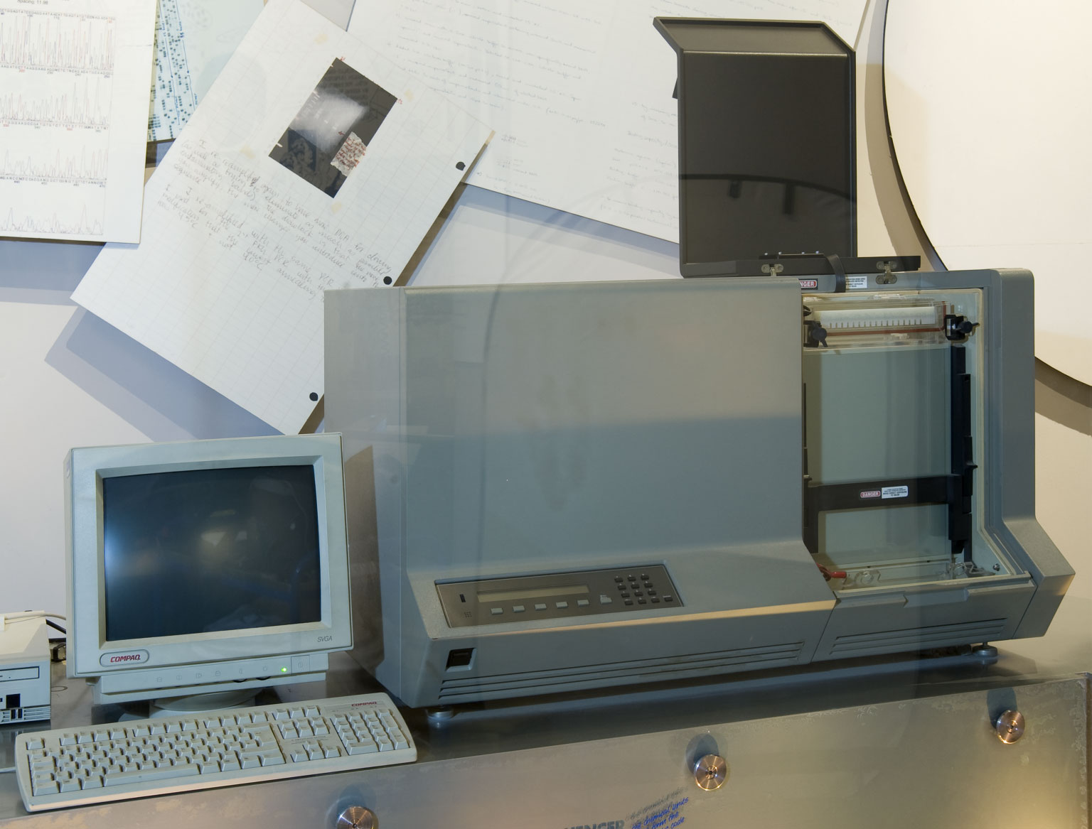This machine, developed in 1987, uses the Sanger method for DNA sequencing. Credit: Science Museum