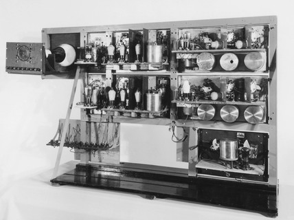 Apparatus used by R Watson Watt to detect radio echoes from aircraft, 1935. Image credits: Science Museum / SSPL