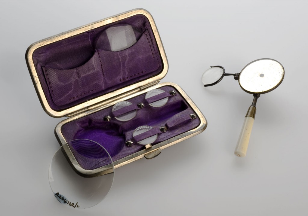 A Liebreich type ophthalmoscope, an improved version of Helmholtz’s original design. Credit: Science Museum.