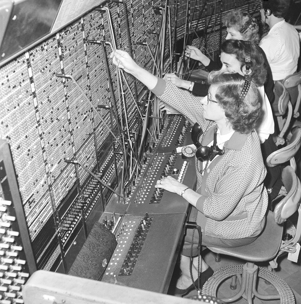 Manual Telephone Exchange Enfield. October 1960. Image credit: Science Museum / SSPL