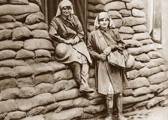 Elsie Knocker and Mairi Chisholm outside their advanced dressing station. © Illustrated London News Ltd