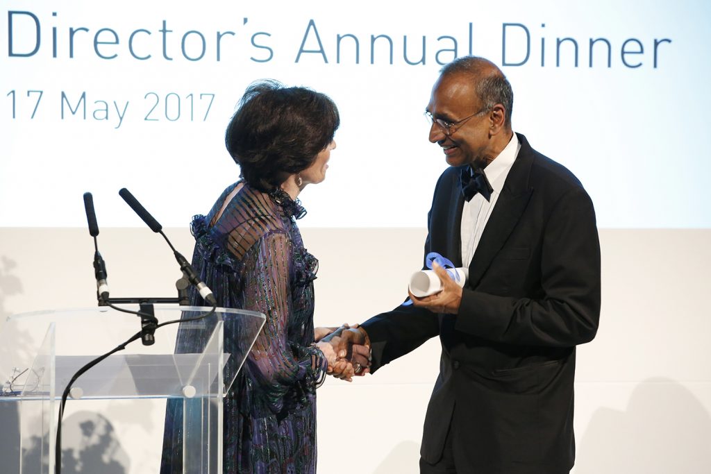 Dame Mary Archer presenting Sir Venki Ramakrishnan with a Fellowship of the Museum.