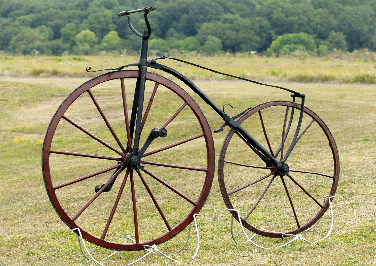 English-built boneshaker bicycle, c. 1865-1870.