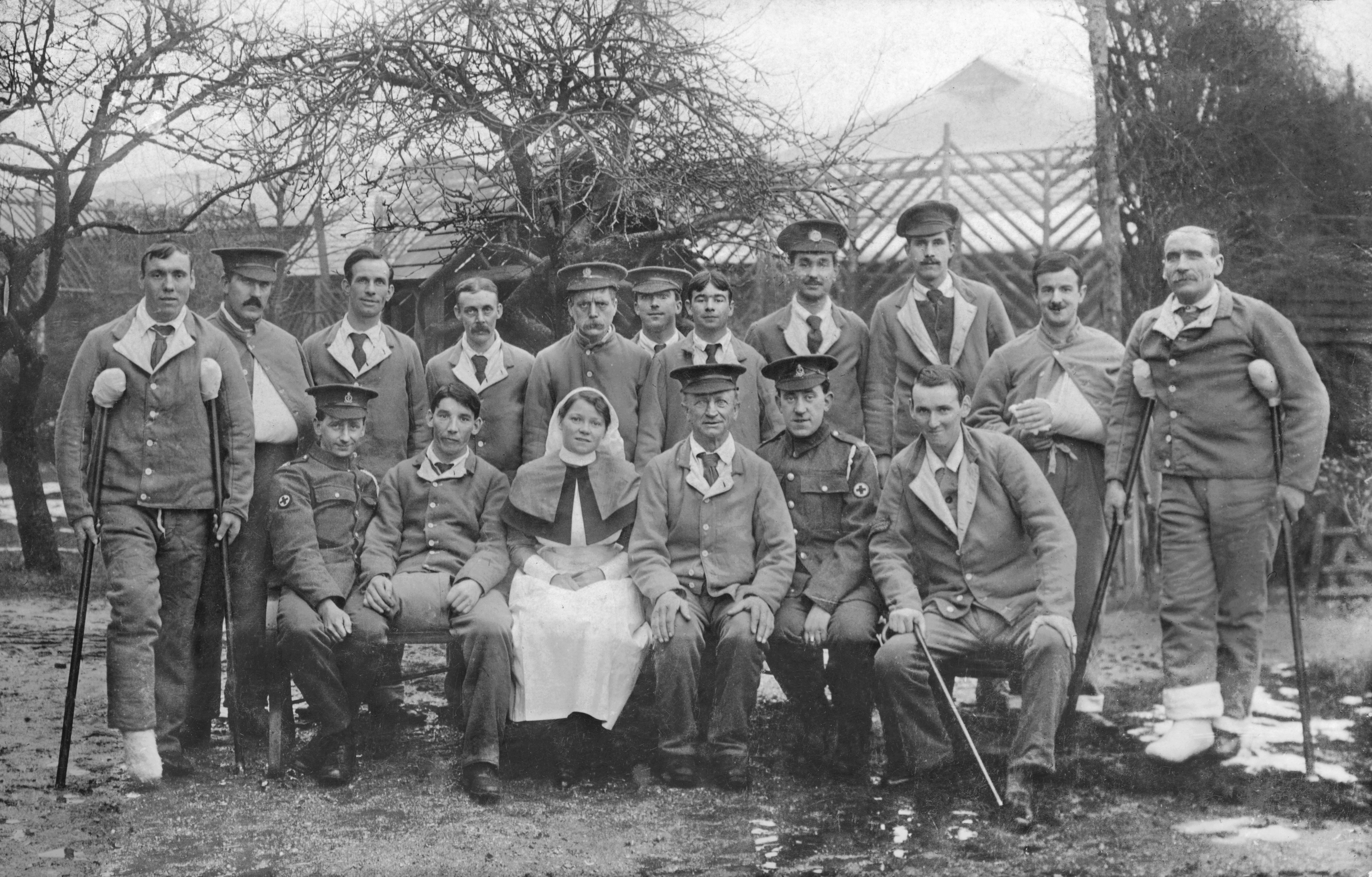 Convalescing troops with medical staff at the Military Hospital in Brockenhurst, Hampshire 1917.