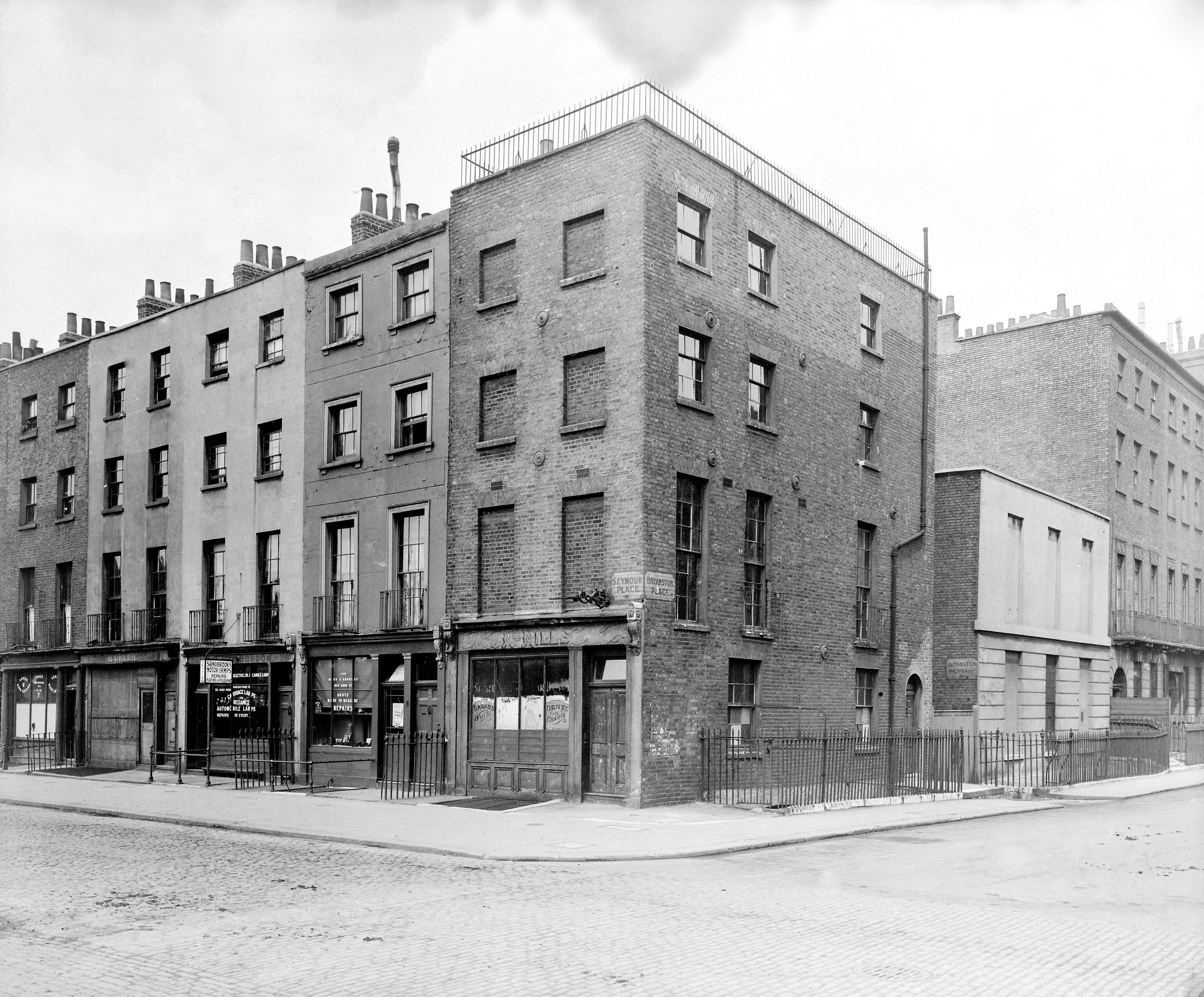 St. Mary's Dispensary for Women and Children, 69 Seymour Place, London. It grew into the present day Elizabeth Garrett Anderson Hospital in Euston Road. Image from Wellcome Collection under a CC BY licence.