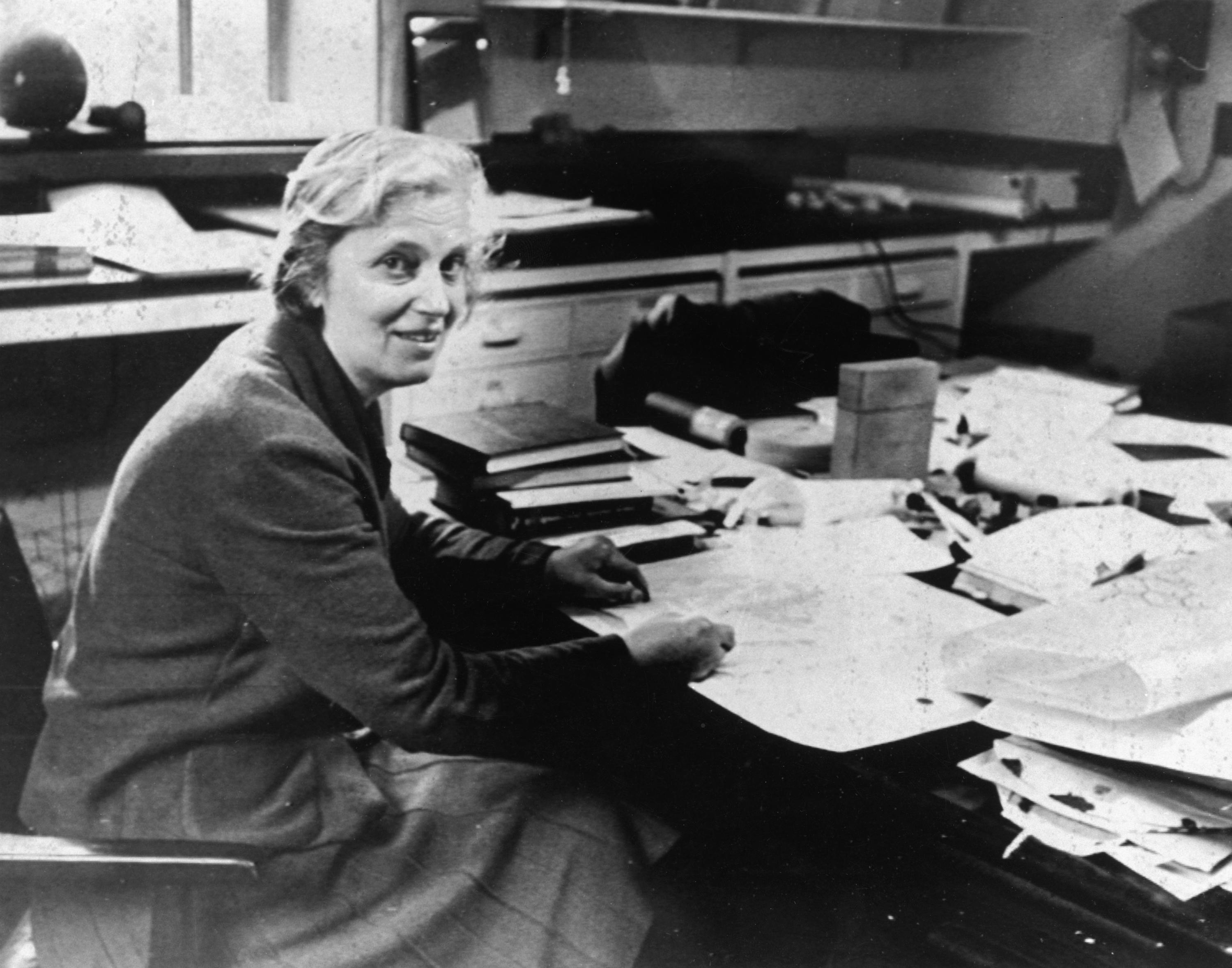 Dorothy Hodgkin in her Oxford lab, 1965