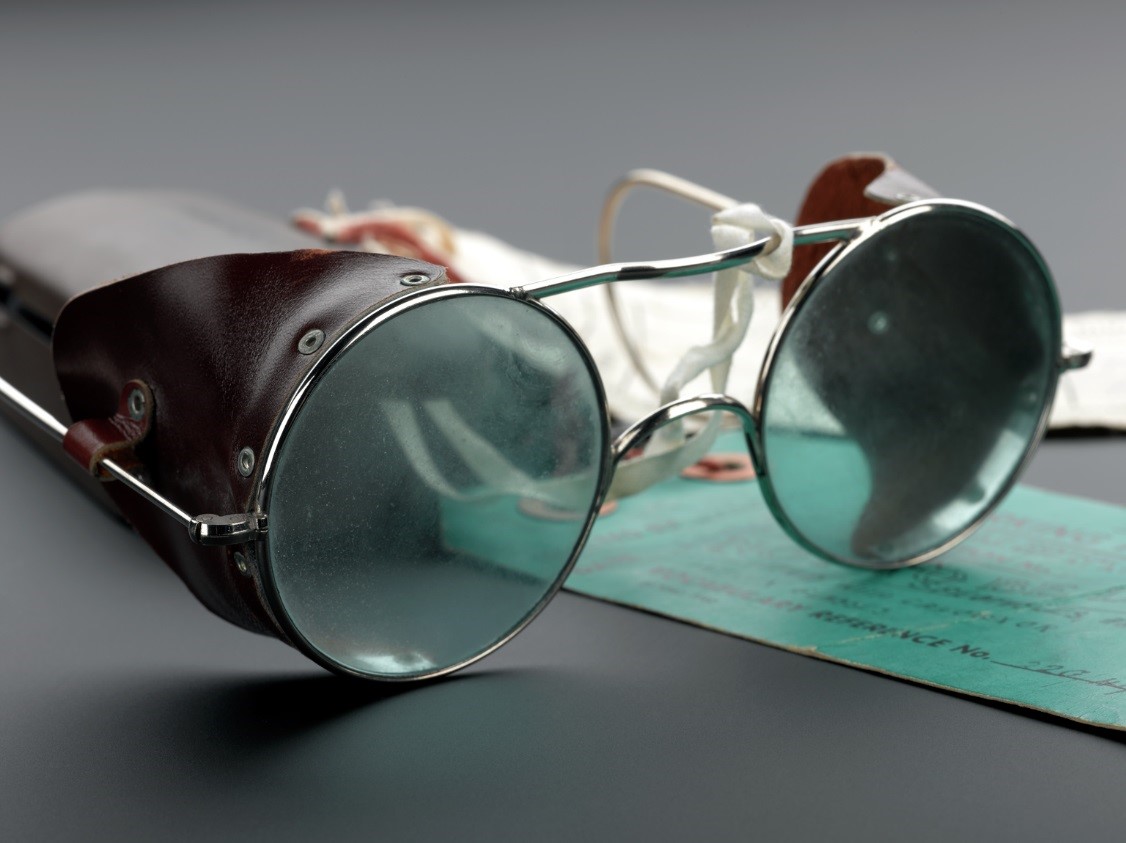 Anti-glare spectacles, type E1, with case (RAF, c1941)