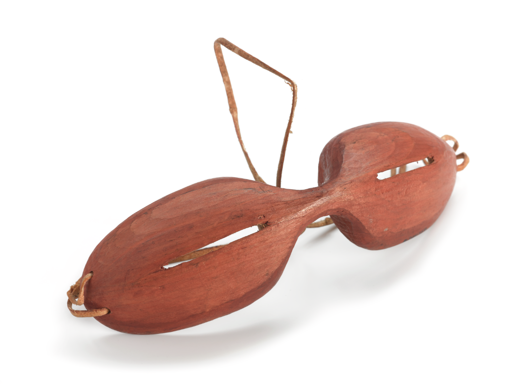 Wooden snow goggles, with 2 slits, Eskimo