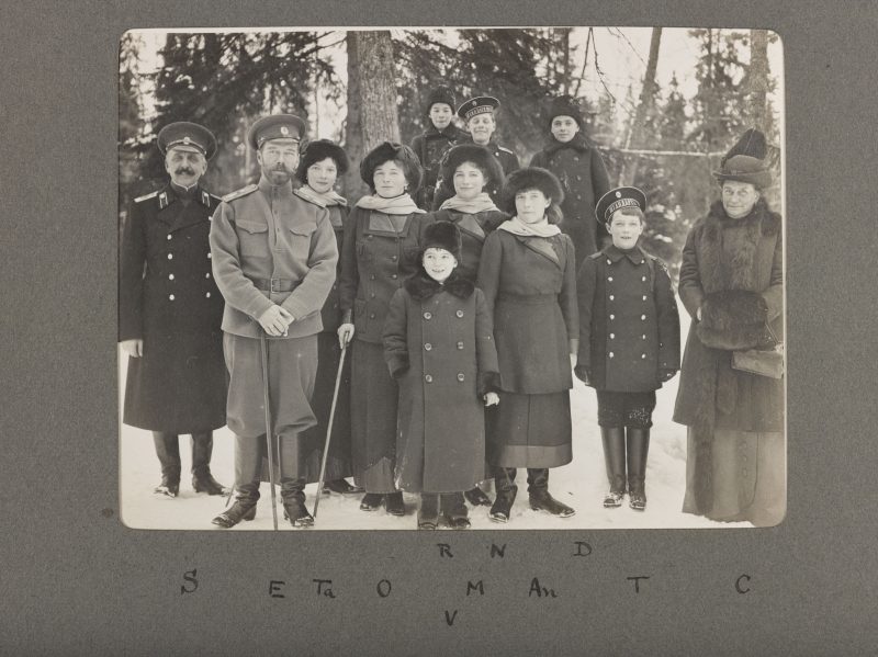 Science Museum Group - Tsar and children, 1915