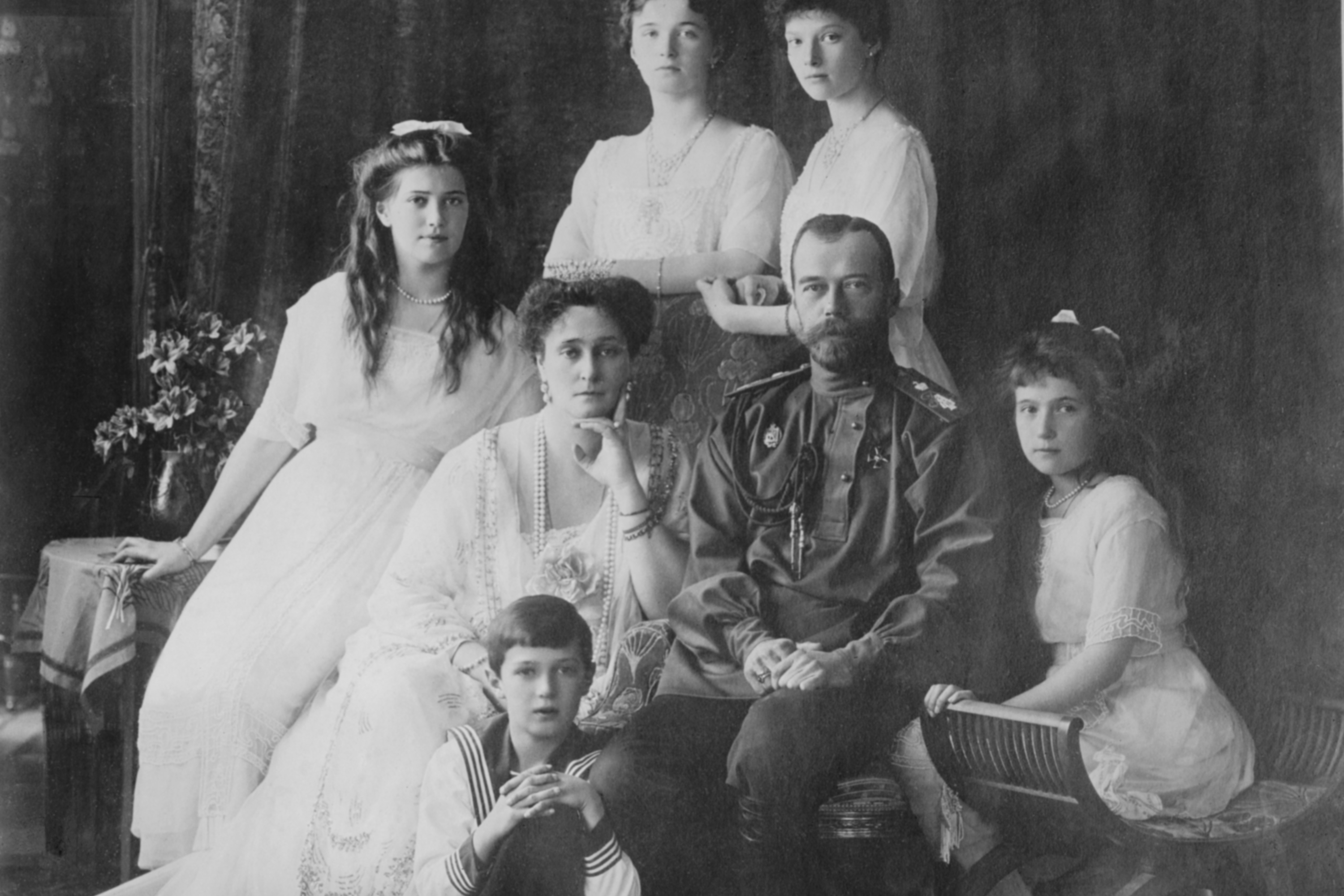 Tsar Nicholas and Tsarina, with children, 1913, c.Universal History Archive, UIG, SSPL