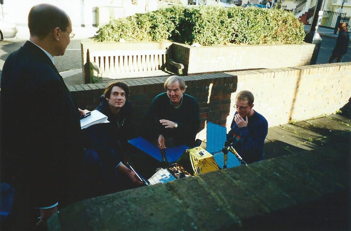 Roger Highfield, the then Science Editor of The Daily Telegraph, with Colin Pillinger, Dave Rowntree and Alex James of Blur. Copyright: Judith Pillinger