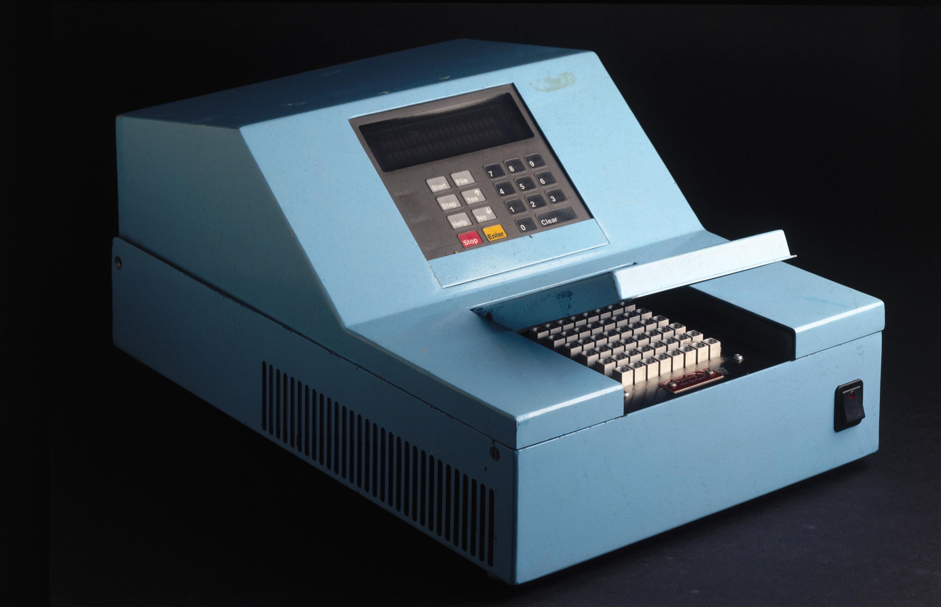 Prototype polymerase chain reaction (PCR) machine, unsigned, American, 1980-1989. This was the first model in which the software cycling controller is integrated with the thermal cycling block in a single instrument.