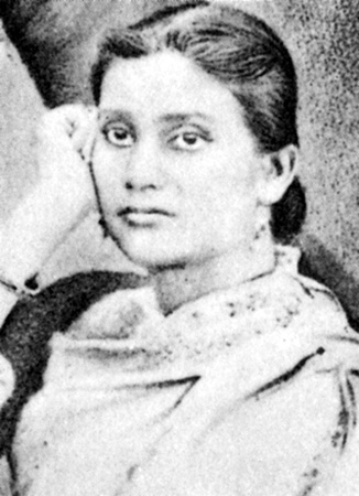 Portrait of Kadambini Ganguly in black and white.