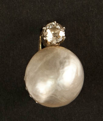 Russian History Foundation, Tsarina's earring