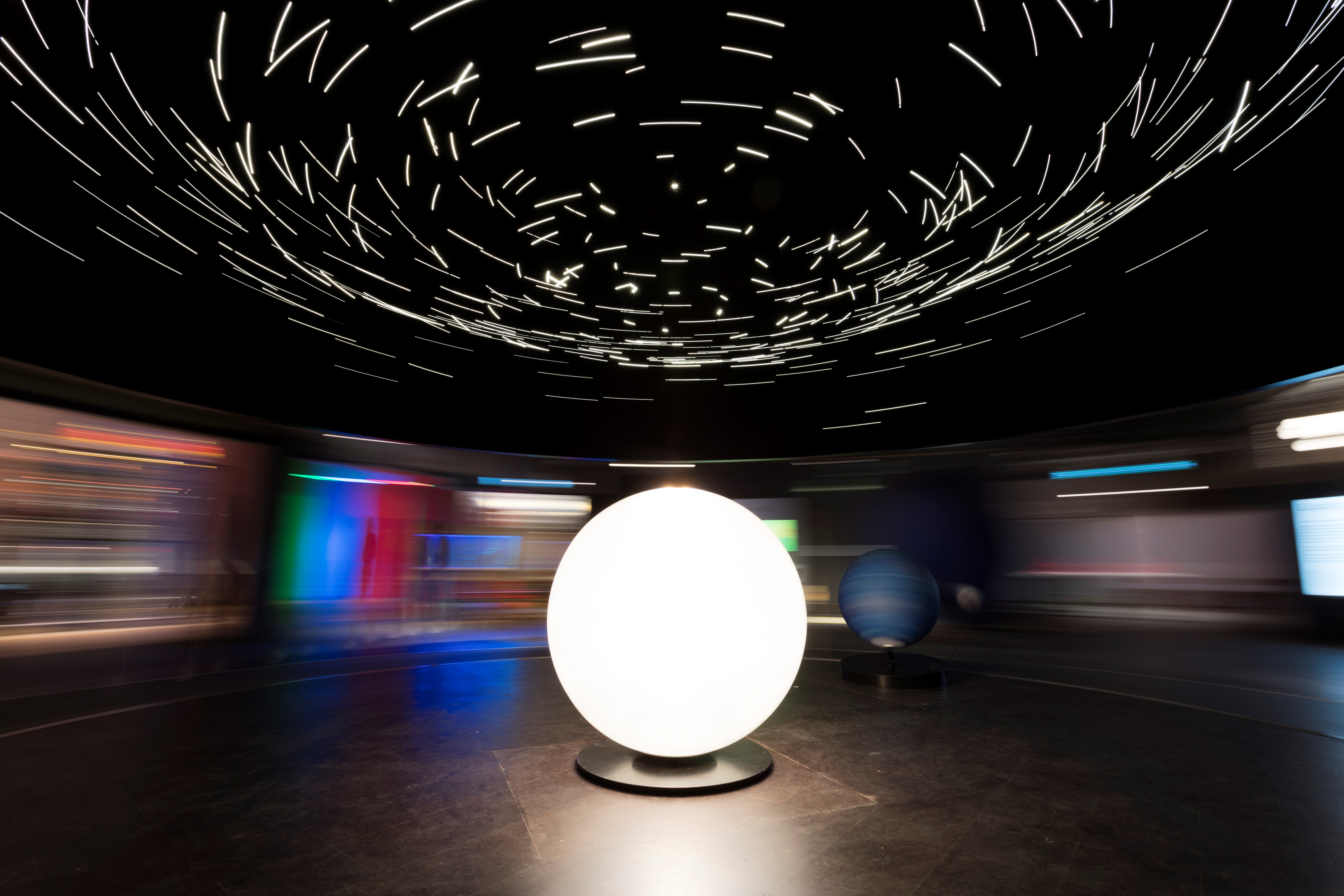 Orrery/Orbits Demonstration exhibit at Wonderlab: The Equinor Gallery