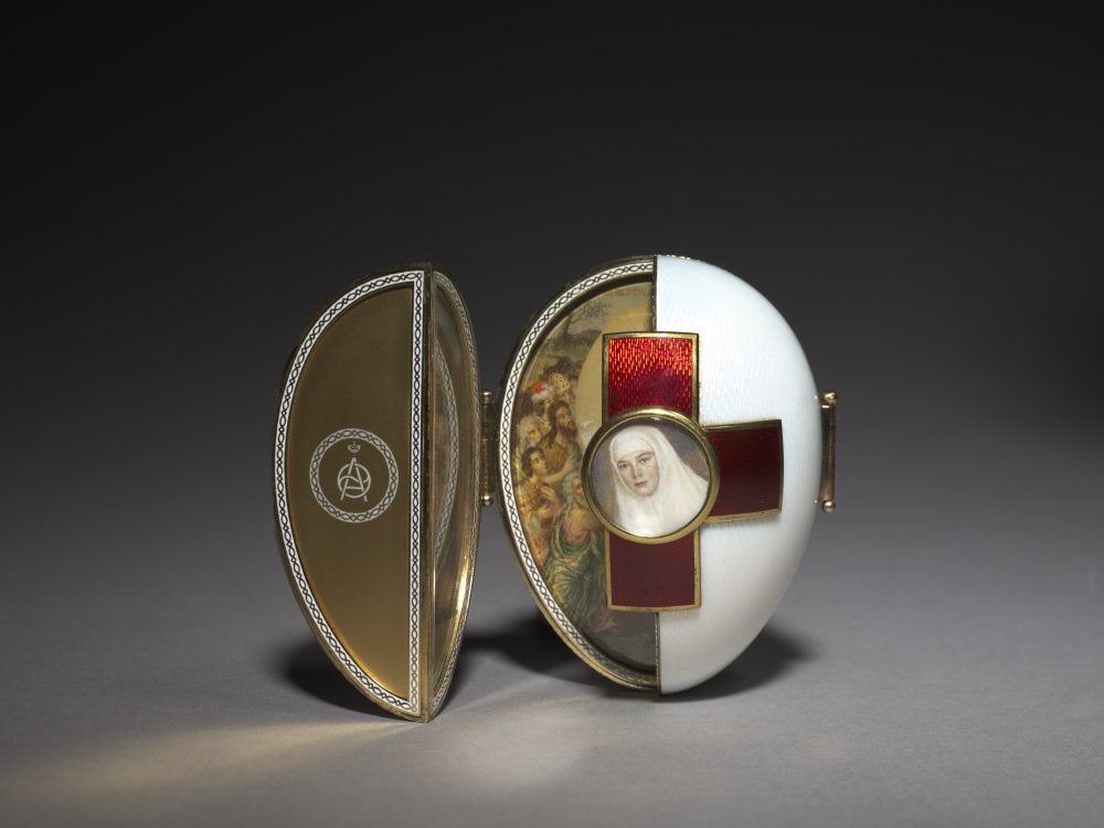 Imperial Red Cross Easter Egg, 1915 © The Cleveland Museum of Art.