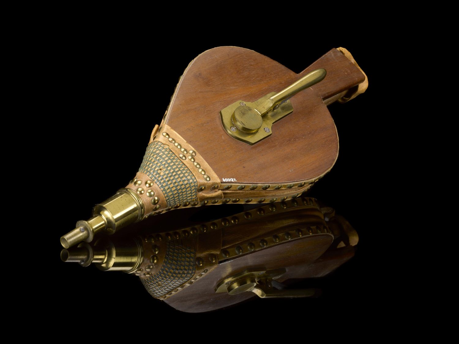 Using the bellows was a useful and potentially safer alternative to earlier methods of delivering the smoke enema, which utilised clay pipes, tubes and the power of the physician’s own lungs (see below).